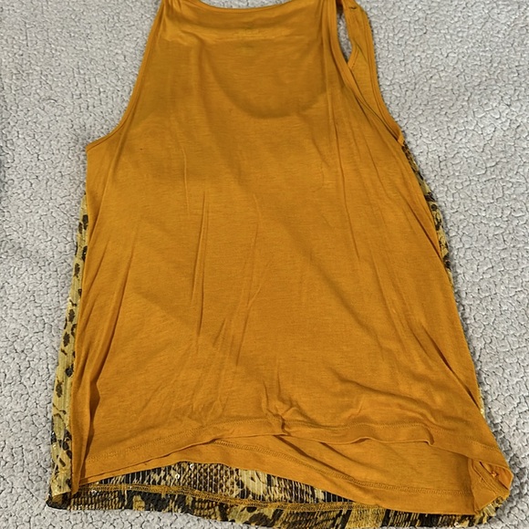 Women’s New York & co sequence tank - Picture 2 of 3